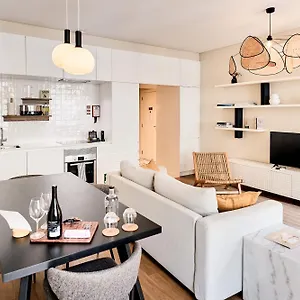 Ando Living - Augusta House Apartment